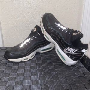 Nike Air Max 95 “Windbreaker” Shoe - Men’s Size 9
